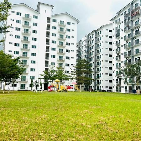 Homestay Pangsapuri Samudera Seri Manjung Lumut Buitenkant foto