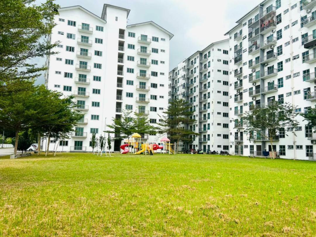 Homestay Pangsapuri Samudera Seri Manjung Lumut Buitenkant foto